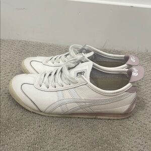 Onitsuka Tiger Mexico 66
White Dusty Pink (bought on eBay likely FAKE)